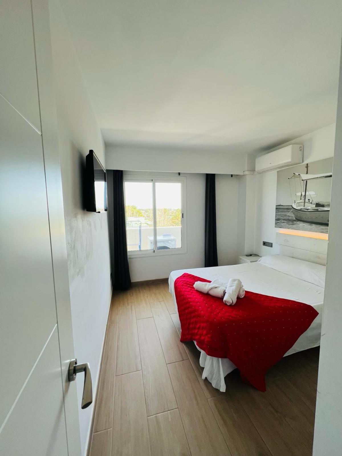 Bright Apartment In Puerto Alcudia Port de Alcudia  Bagian luar foto