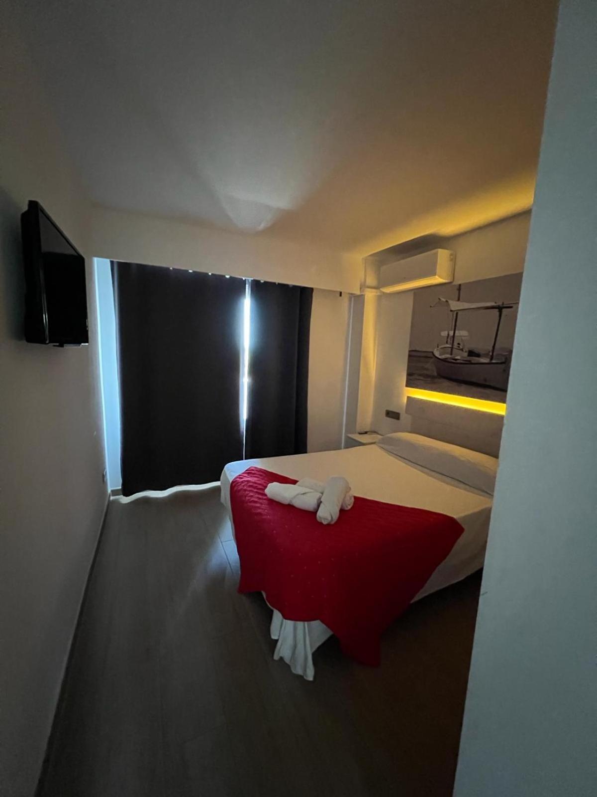 Bright Apartment In Puerto Alcudia Port de Alcudia  Bagian luar foto